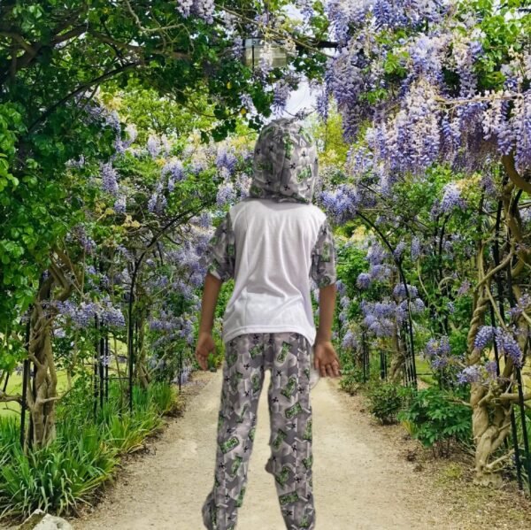 WhatsApp Image 2025-12-16 at 10.44.52 AM (3) Minecraft Pijamas para niños Enemy Mob Group - Conjunto de regalo de pijama de 2 piezas