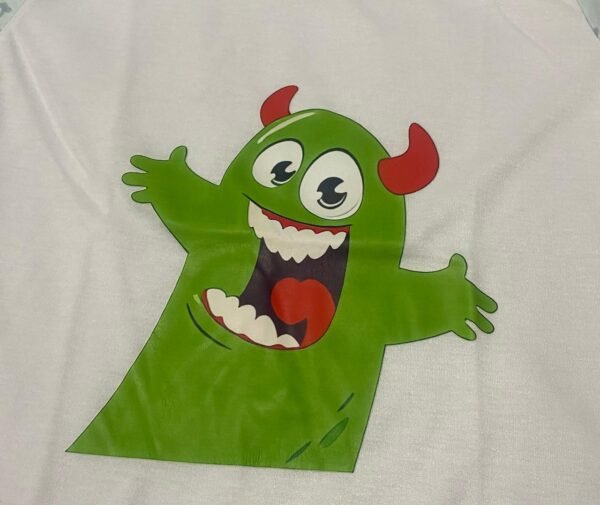 WhatsApp Image 2025-12-18 at 4.53.08 PM Conjunto de pijama corta con un estampado de monstruo verde